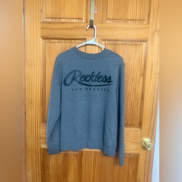 Like new! YOUNG & RECKLESS Gray cozy Crewneck Sweatshirt Size Large Los Angelos - Picture 1 of 5